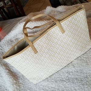 Jessica Simpson straw tote